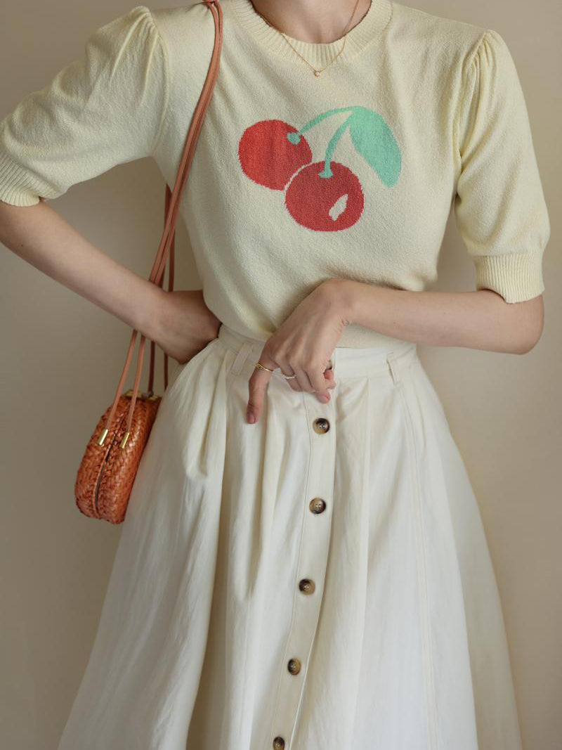 Ivory-colored lady's denim skirt