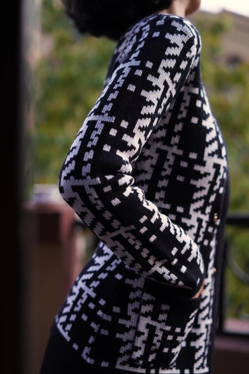 black and white geometric pattern knit jacket