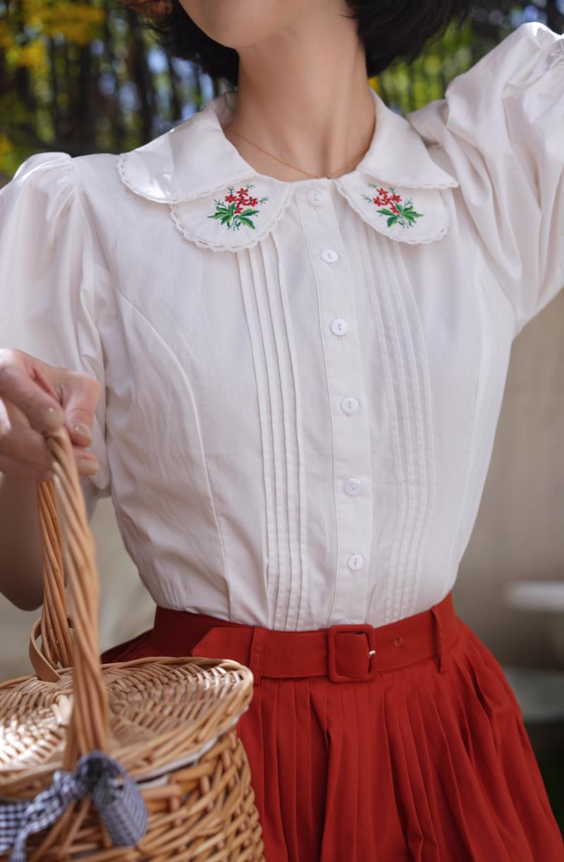 red bouquet medieval embroidery blouse