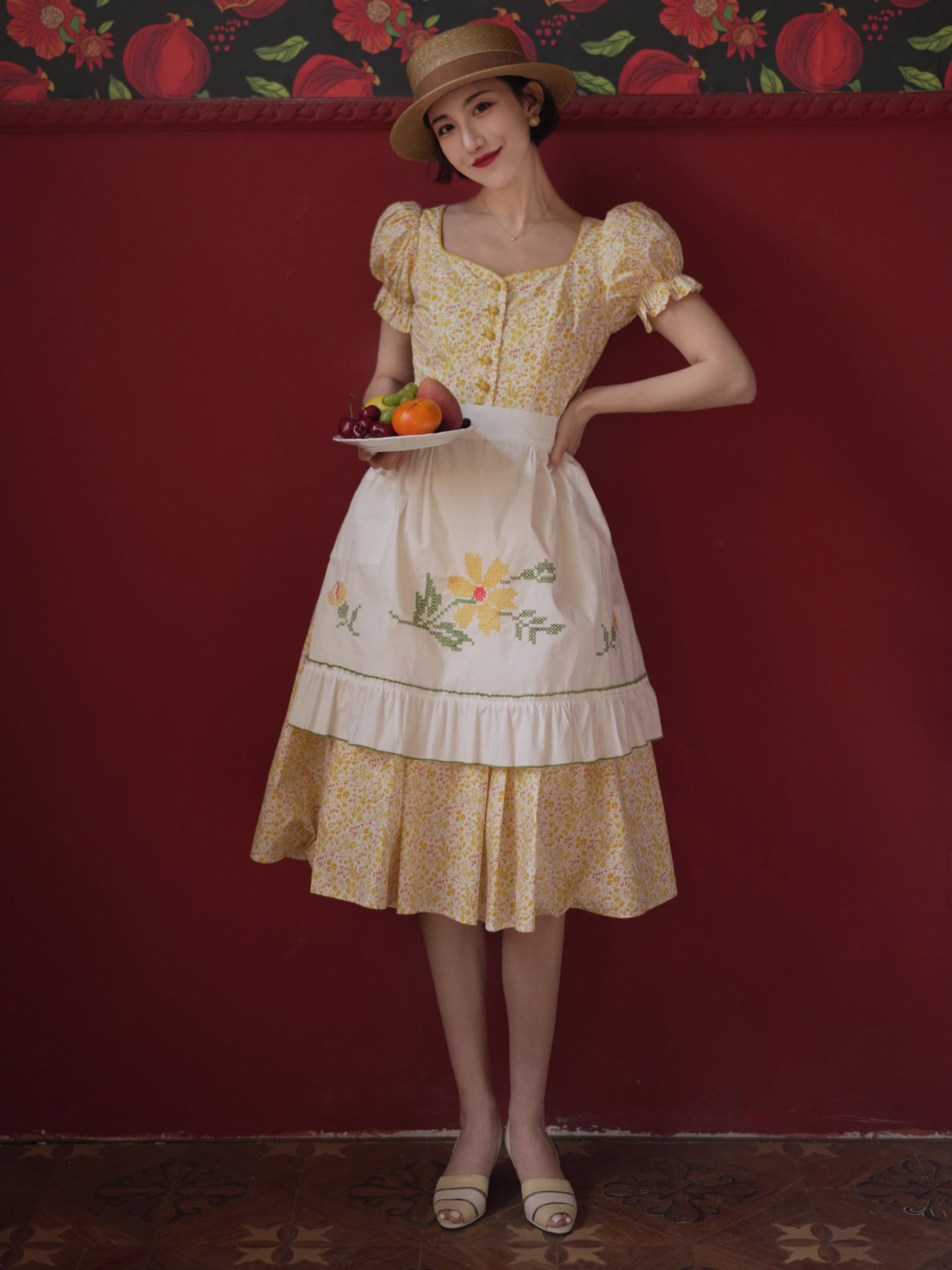 Yellow flower retro dress and embroidered apron