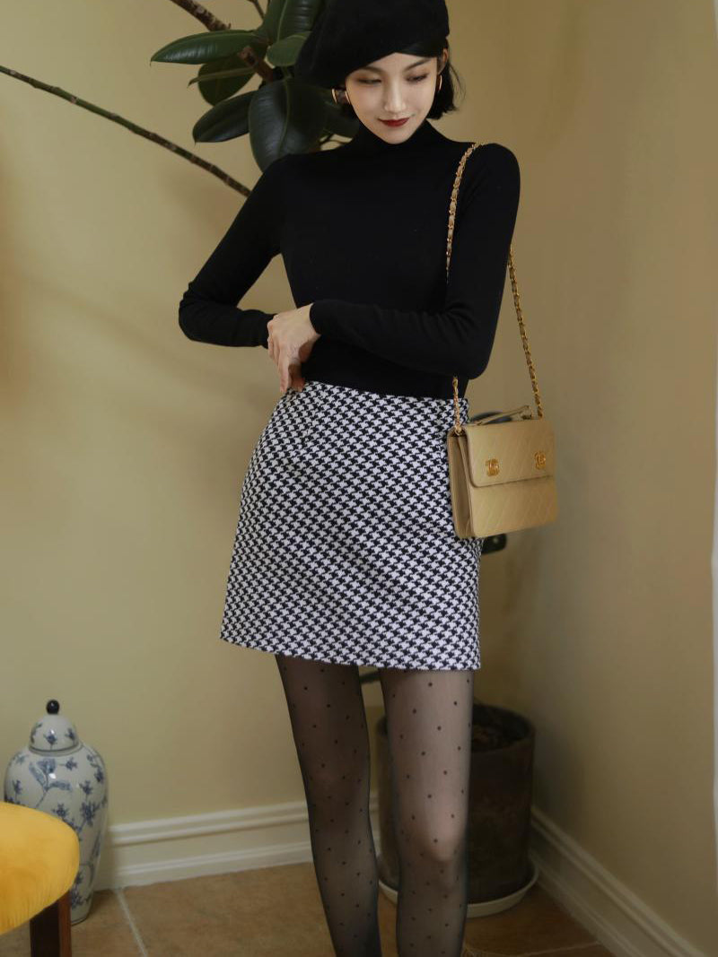 Houndstooth short tweed skirt