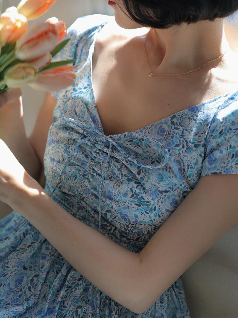 pale flower bouquet retro dress