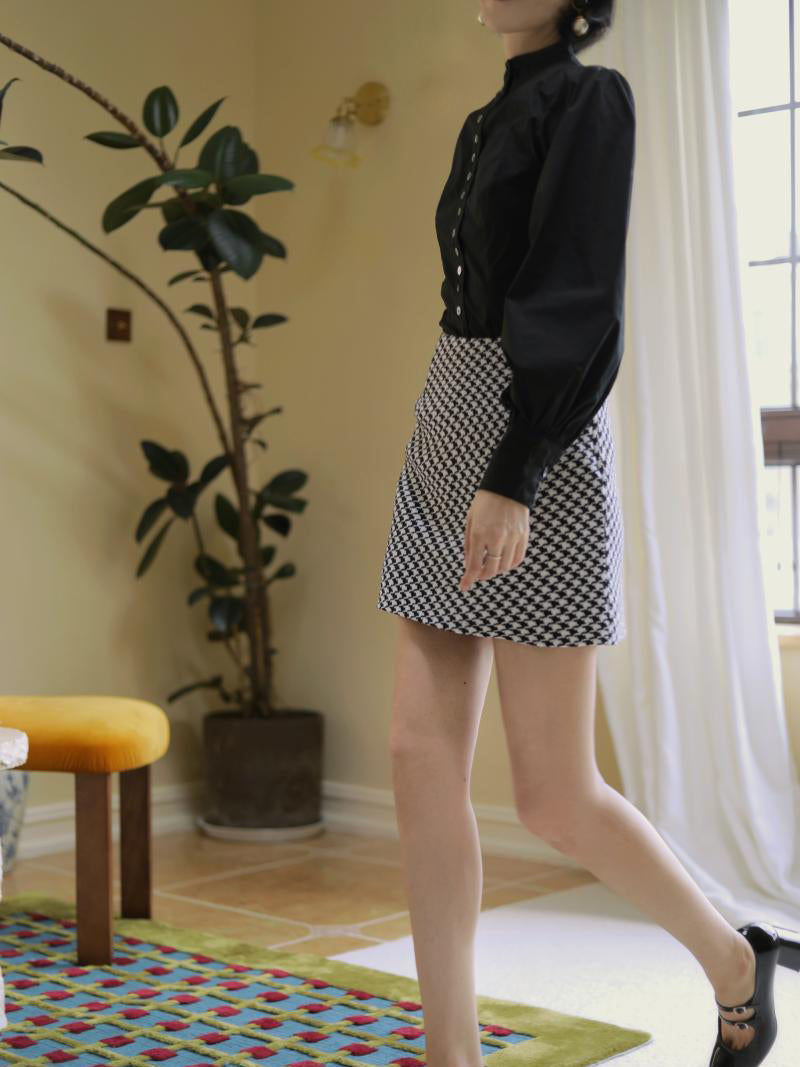 Houndstooth short tweed skirt