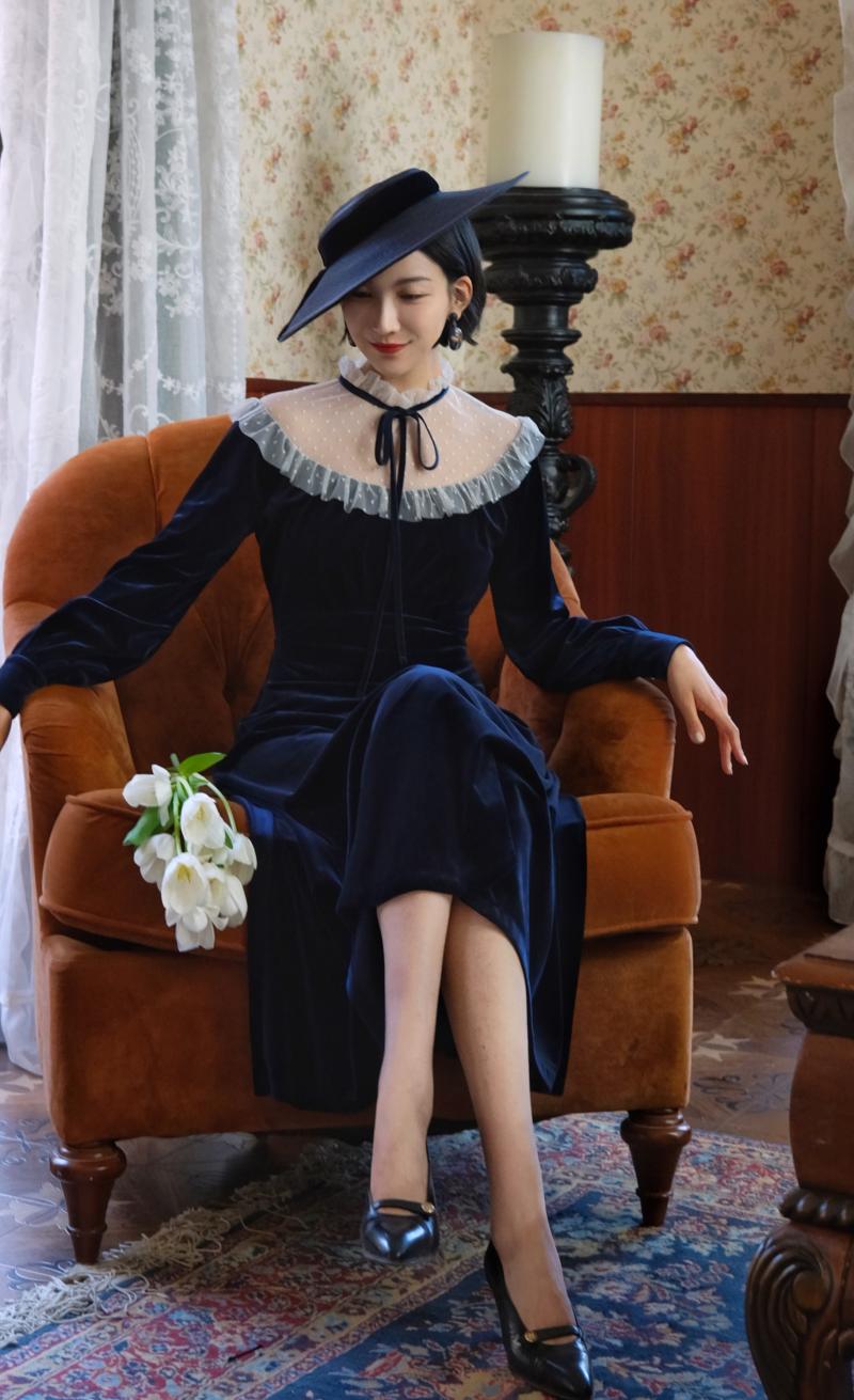 Dark blue lady velvet dress