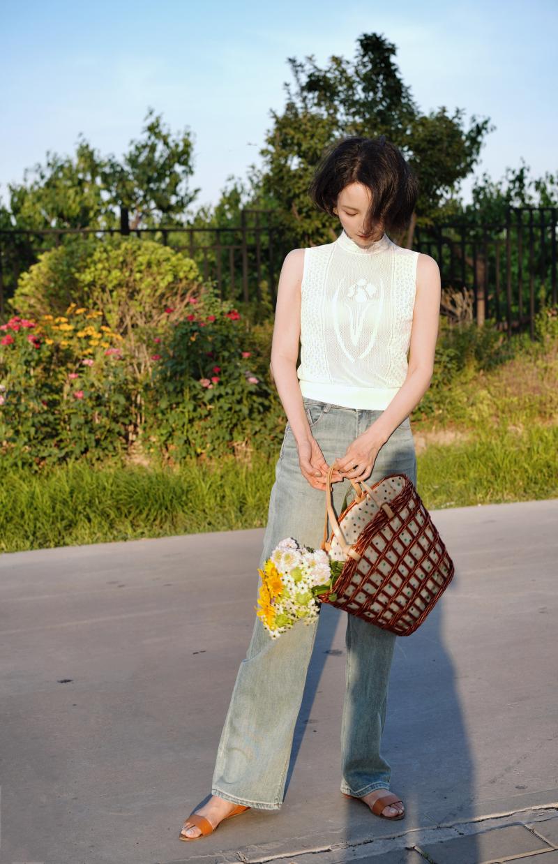 water lily lace sleeveless tank top