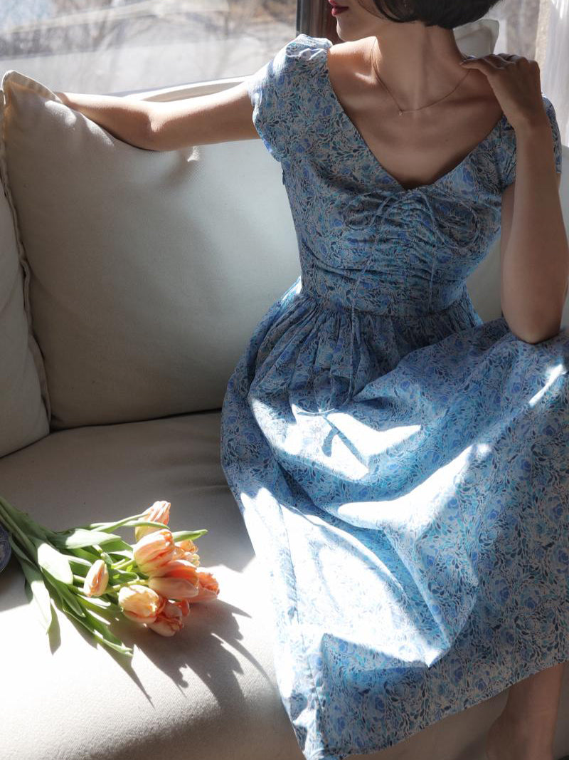 pale flower bouquet retro dress