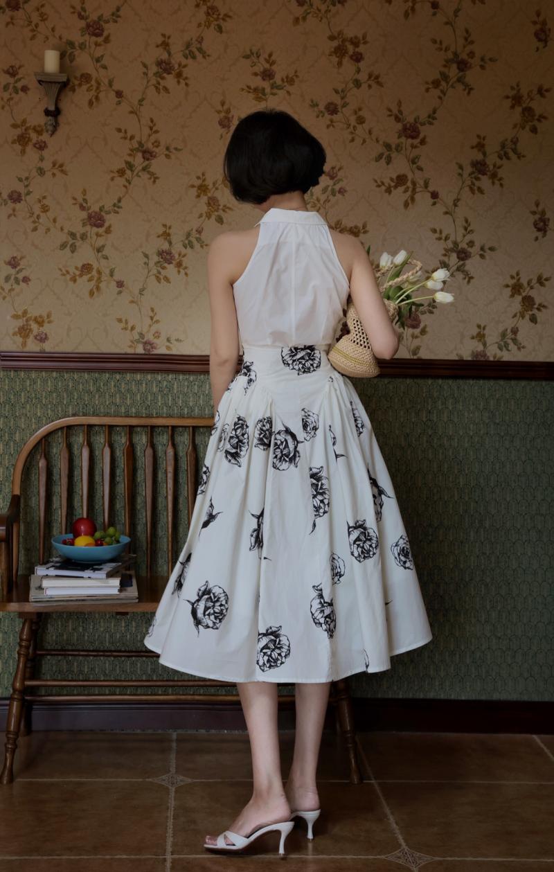 Hepburn skirt with black rose