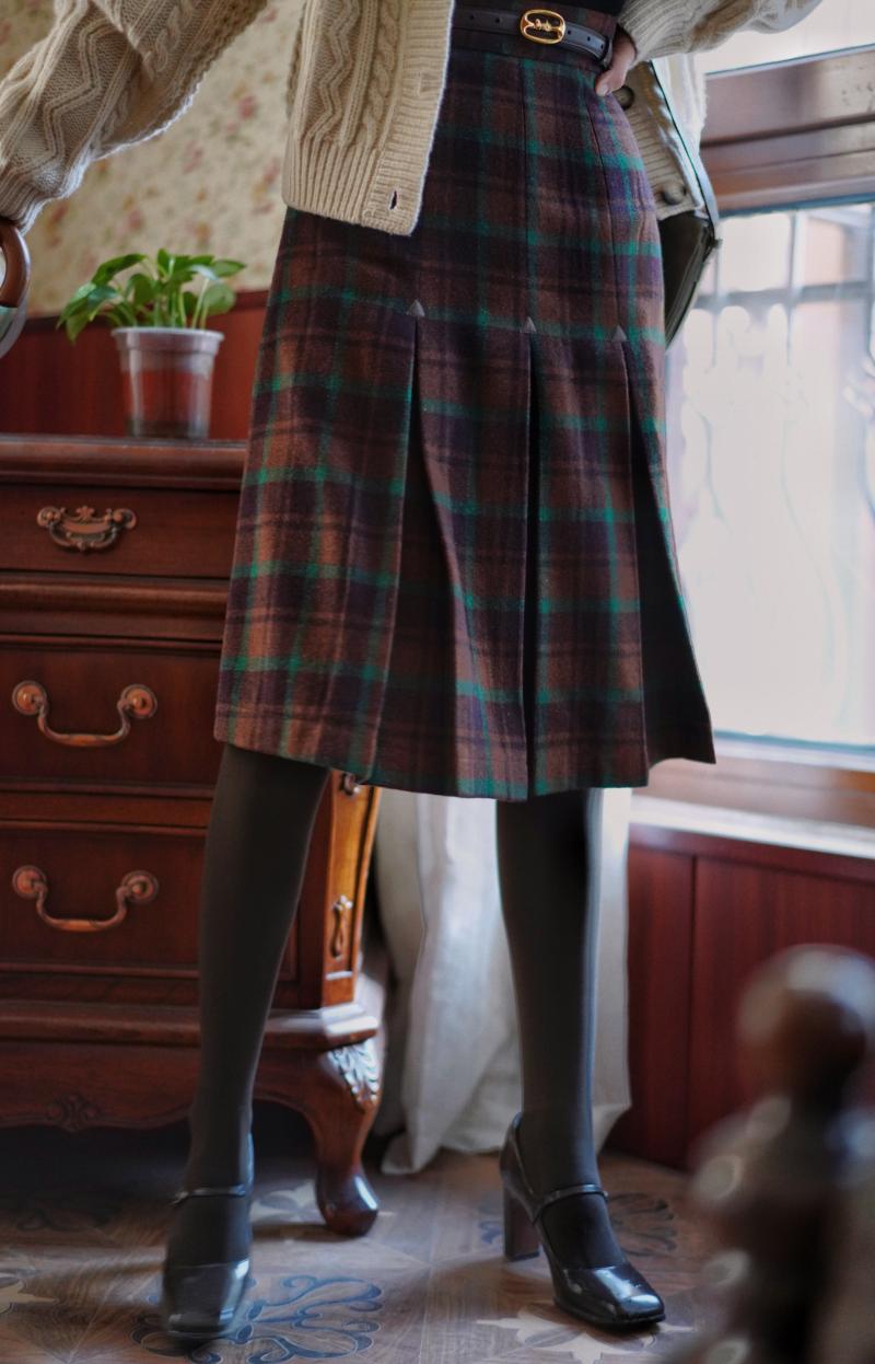 Dark brown plaid classical pleated skirt