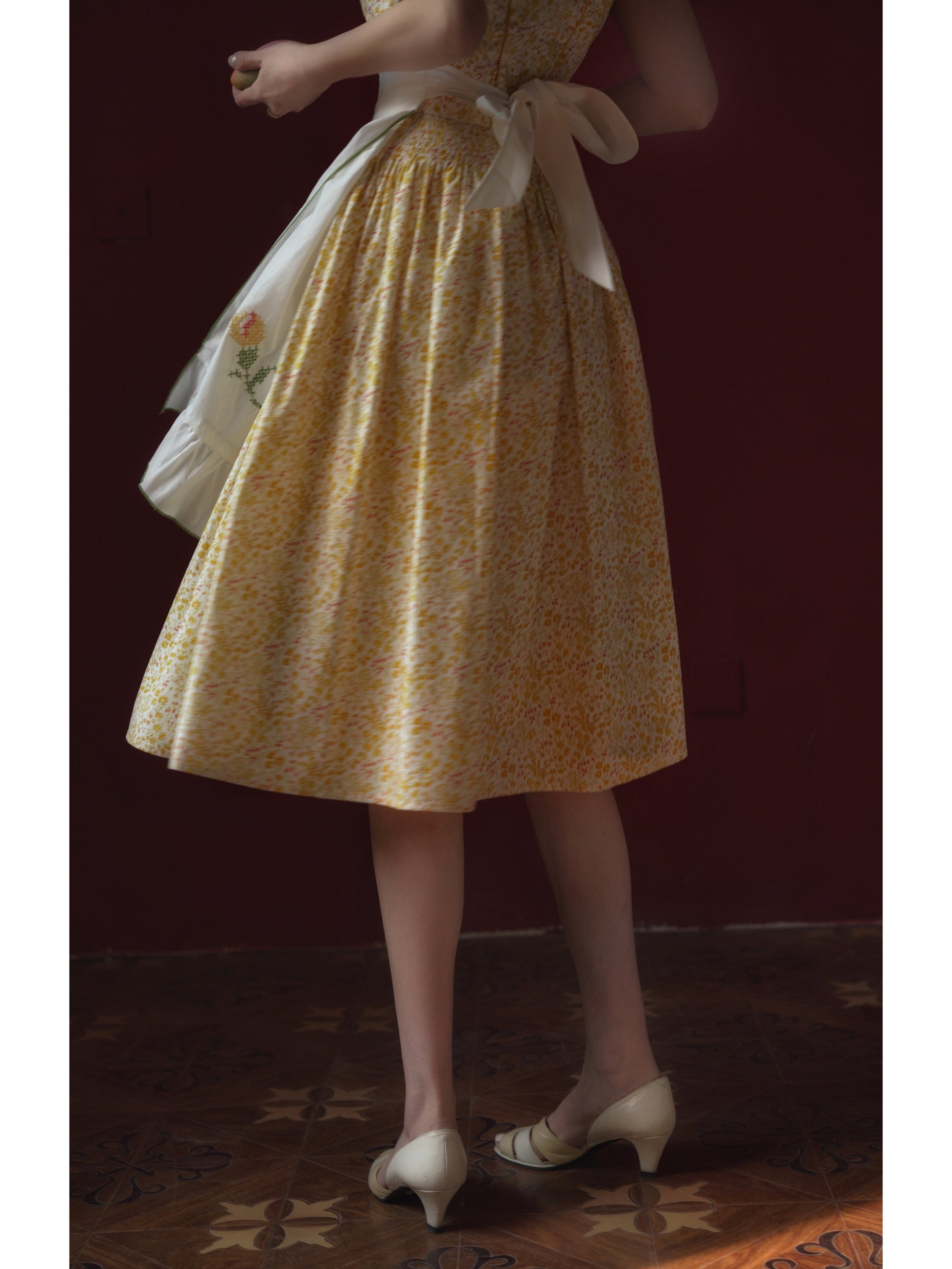 Yellow flower retro dress and embroidered apron