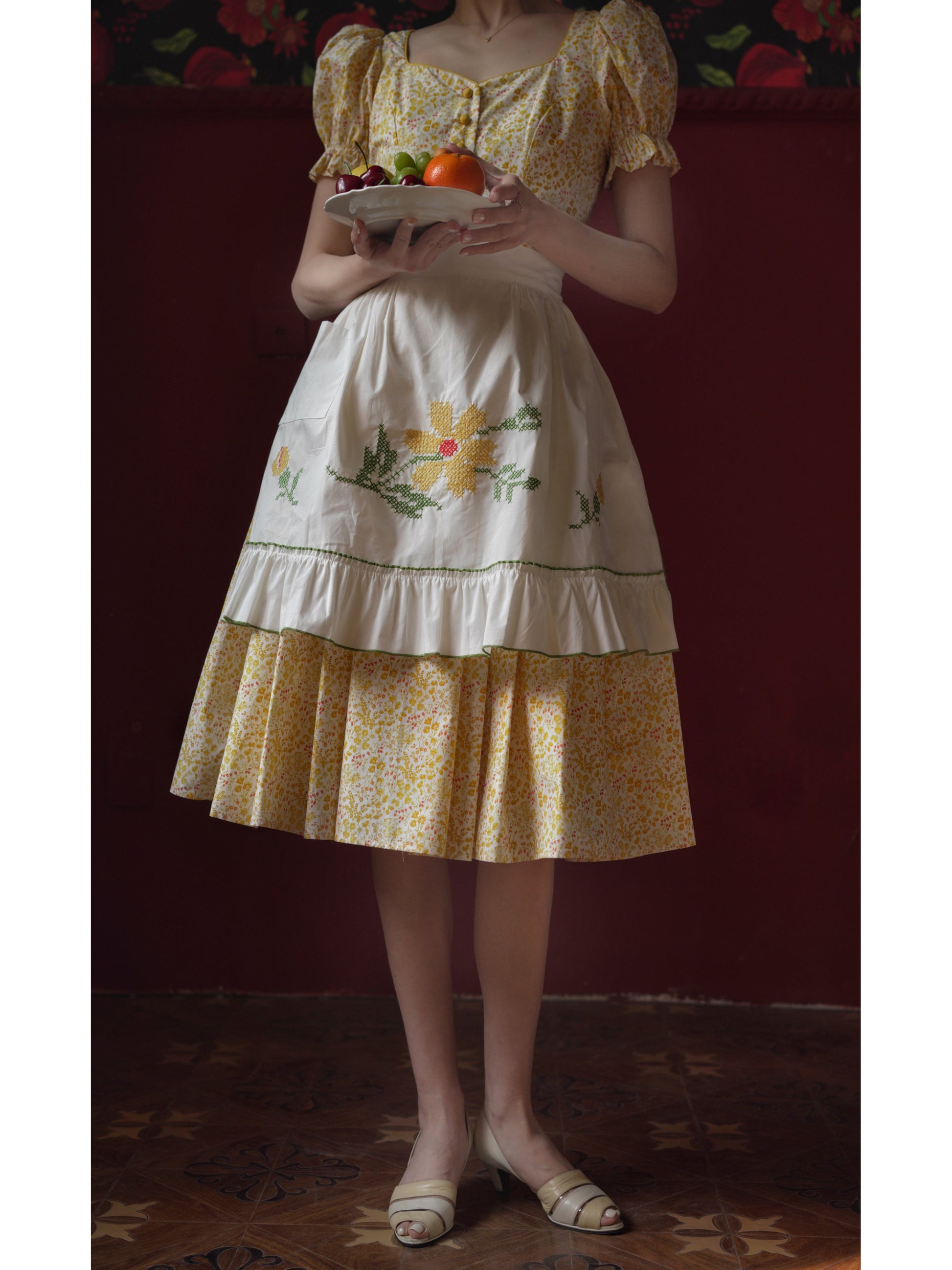 Yellow flower retro dress and embroidered apron