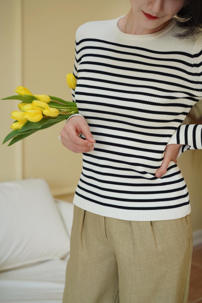 Black and white striped slim knit