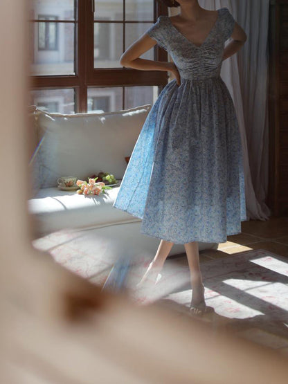 pale flower bouquet retro dress