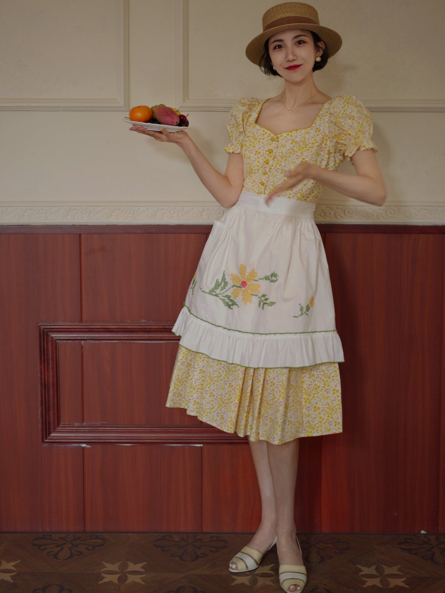 Yellow flower retro dress and embroidered apron