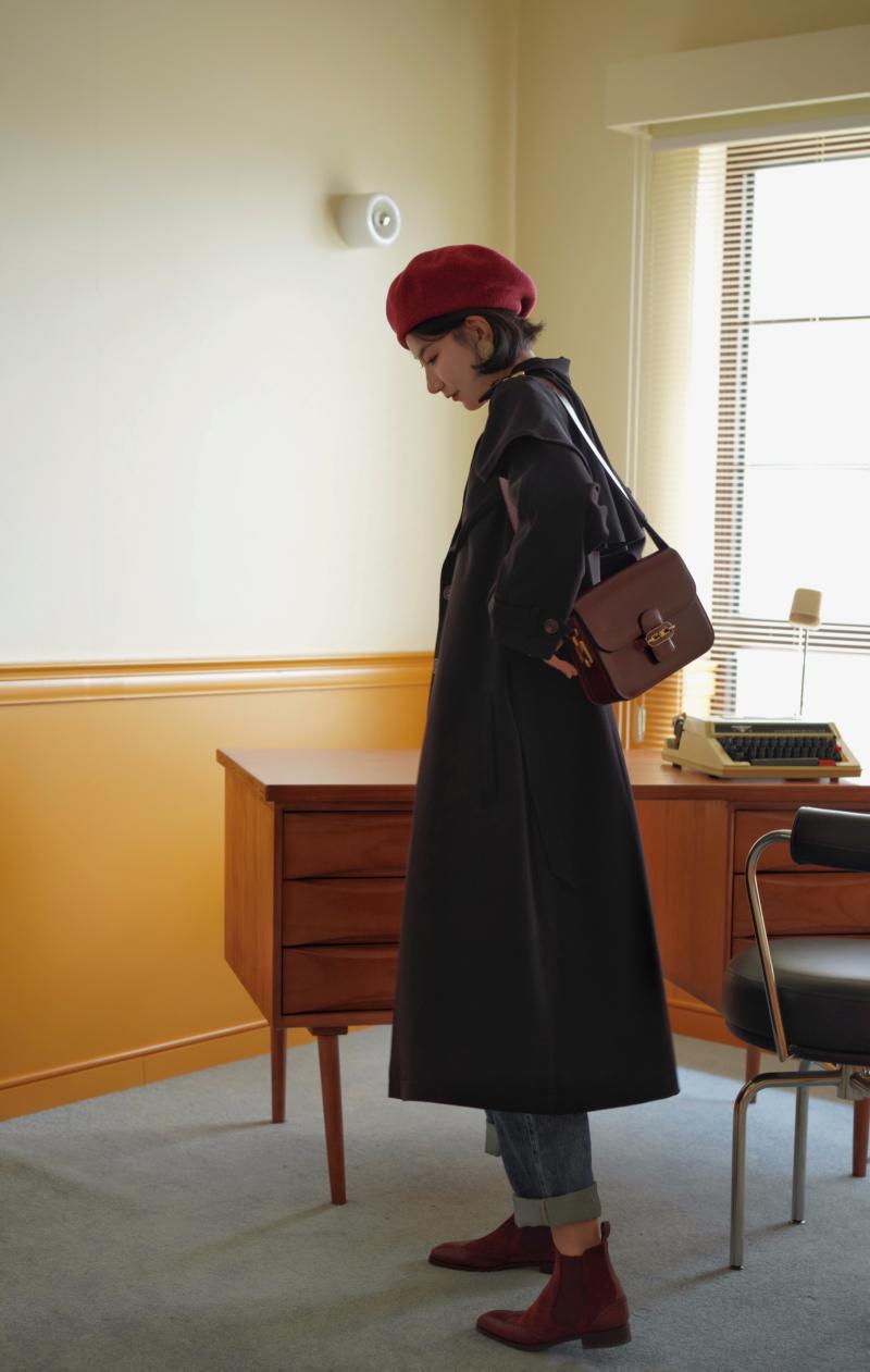 Black lady classic trench coat