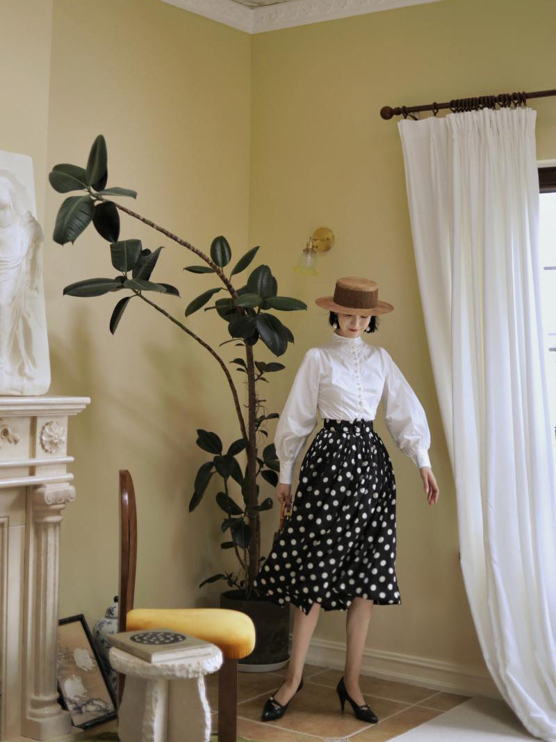 Black lady polka dot umbrella skirt