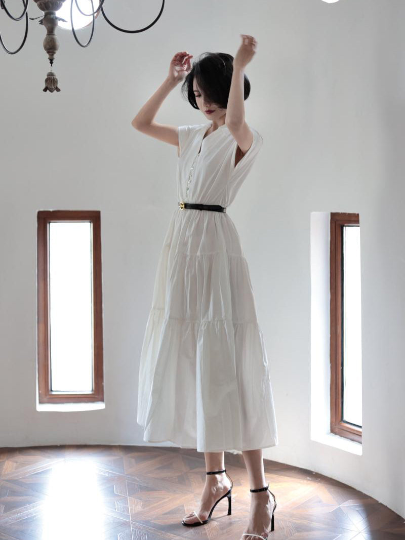 Pure white lady vintage dress