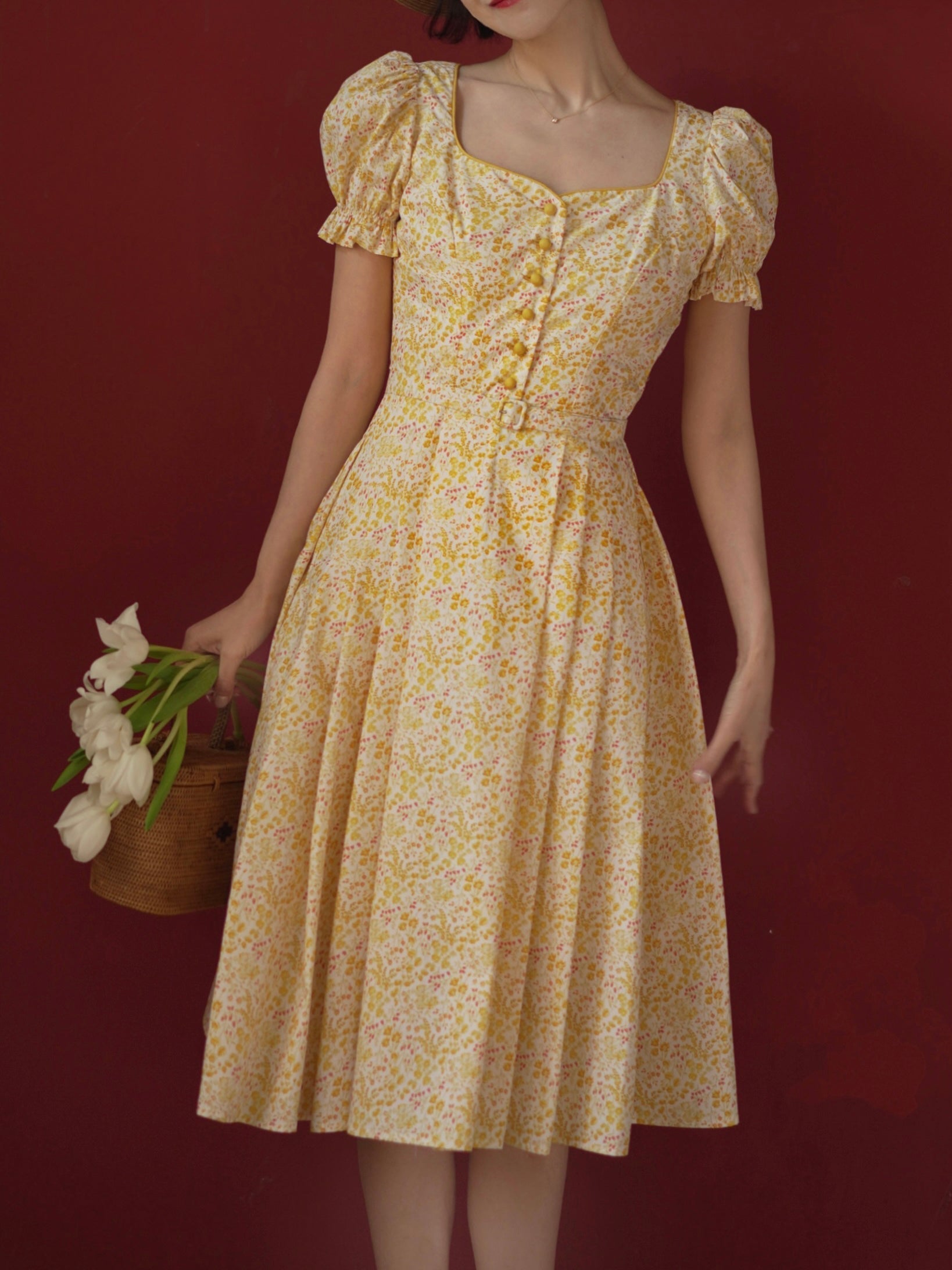 Yellow flower retro dress and embroidered apron