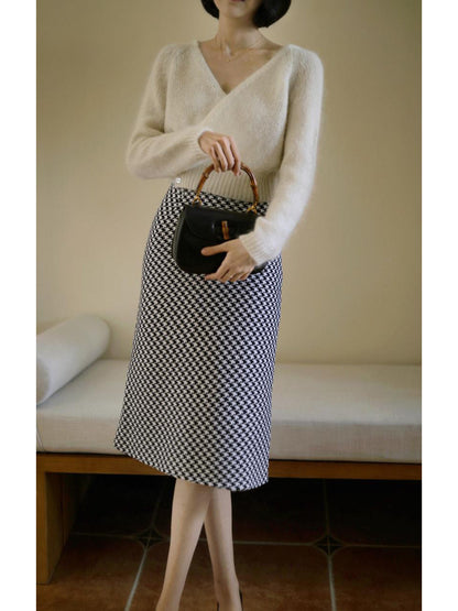 Houndstooth tweed straight skirt