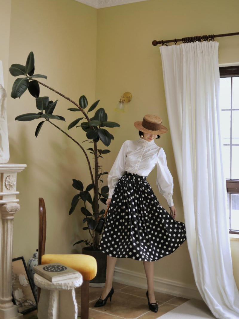 Black lady polka dot umbrella skirt