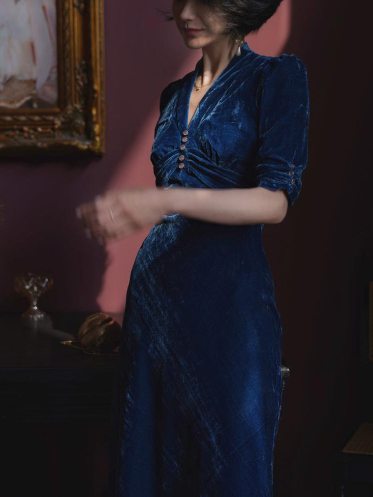 blue lady velvet dress