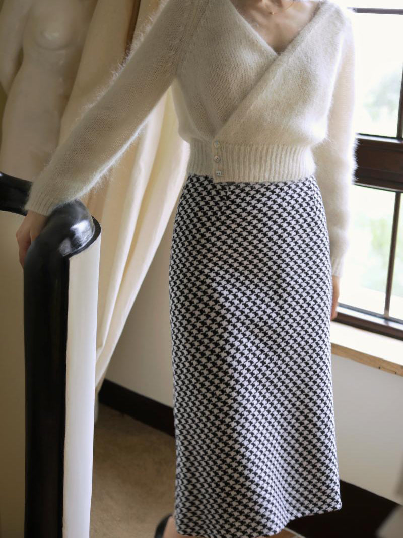 Houndstooth tweed straight skirt