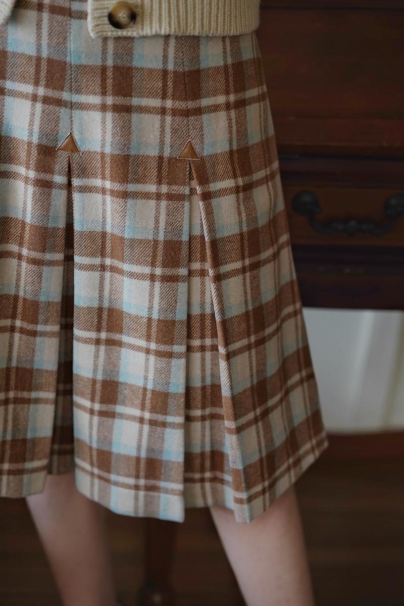 Light brown plaid classical pleated skirt