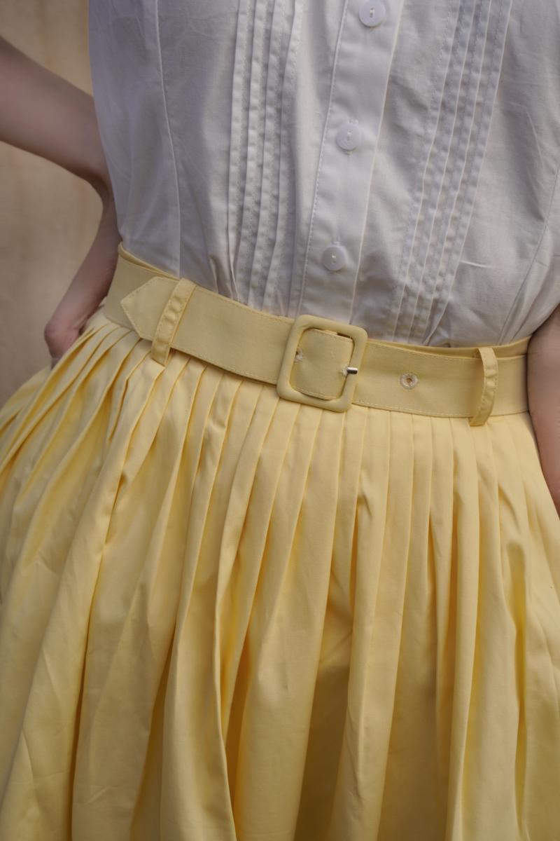 Pale yellow movie actress Hepburn skirt