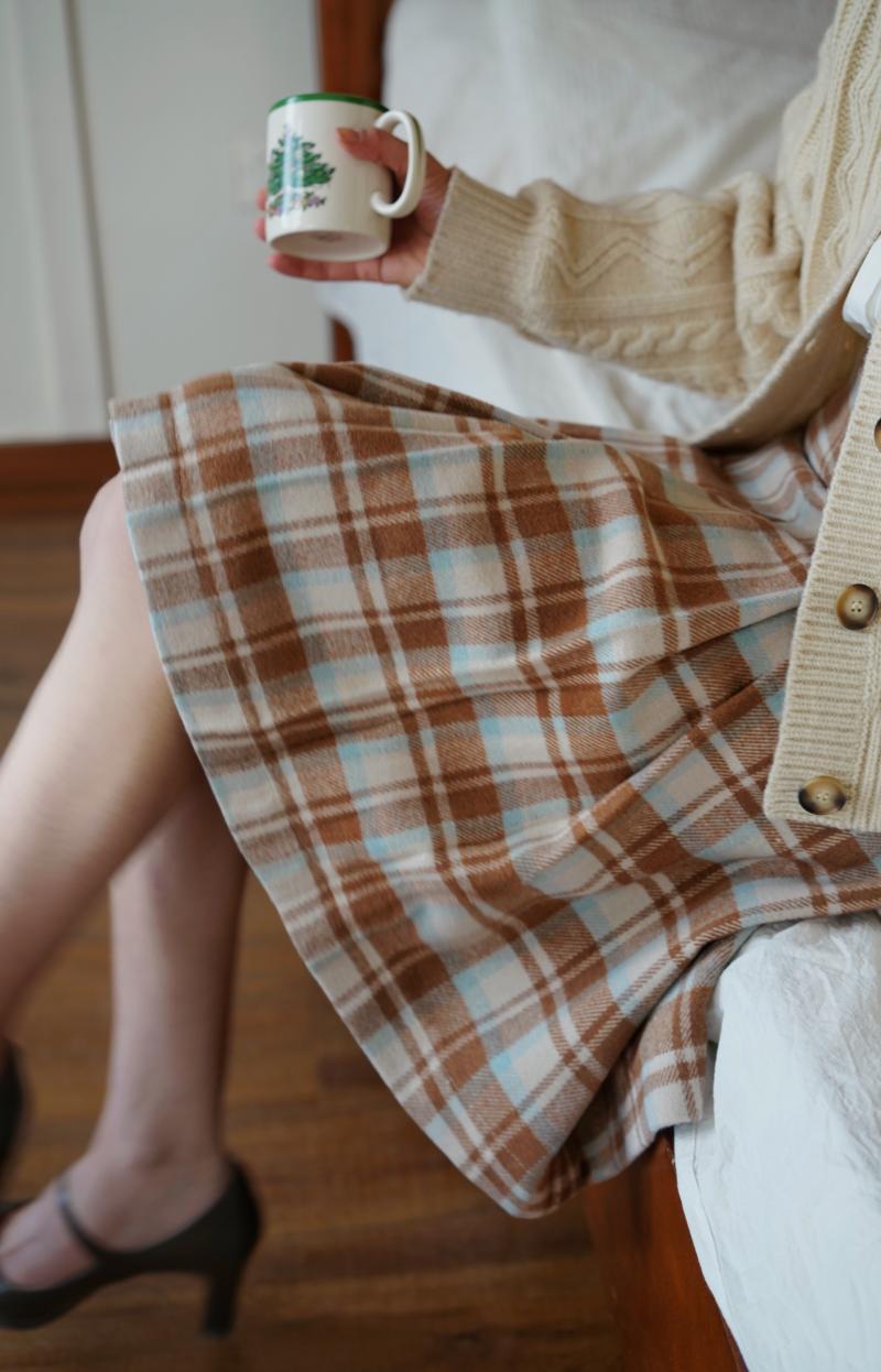 Light brown plaid classical pleated skirt