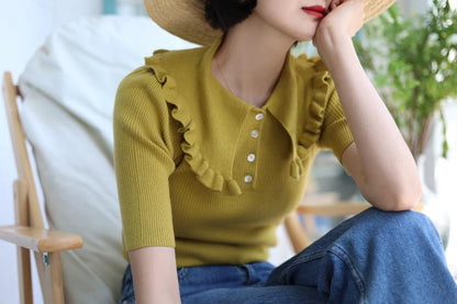 Willow-colored lady's retro knit top