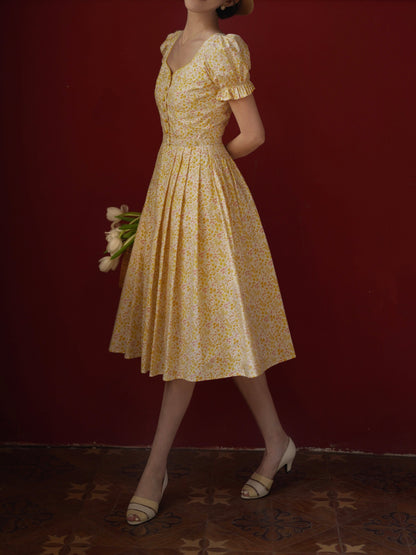 Yellow flower retro dress and embroidered apron