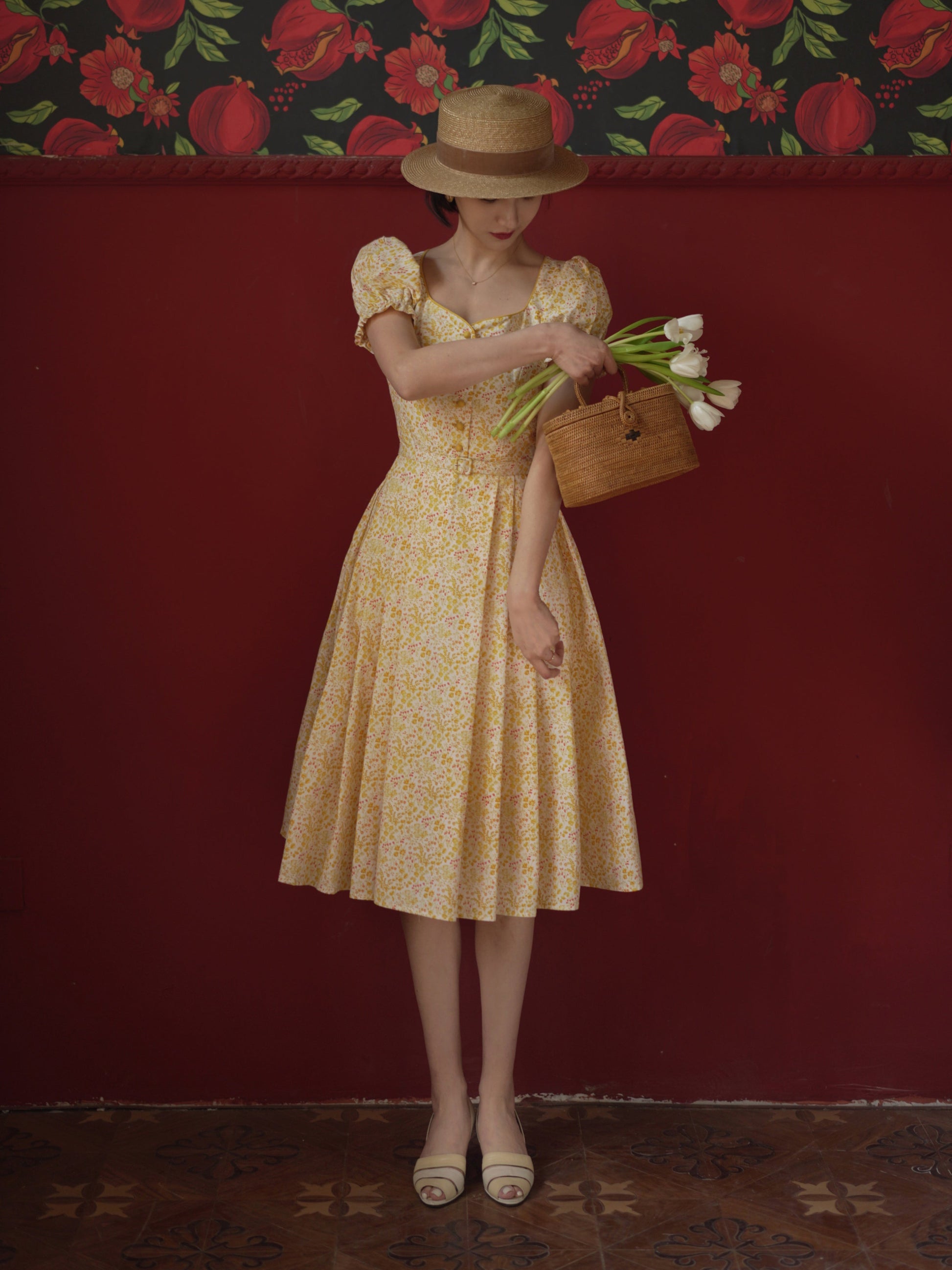 Yellow flower retro dress and embroidered apron