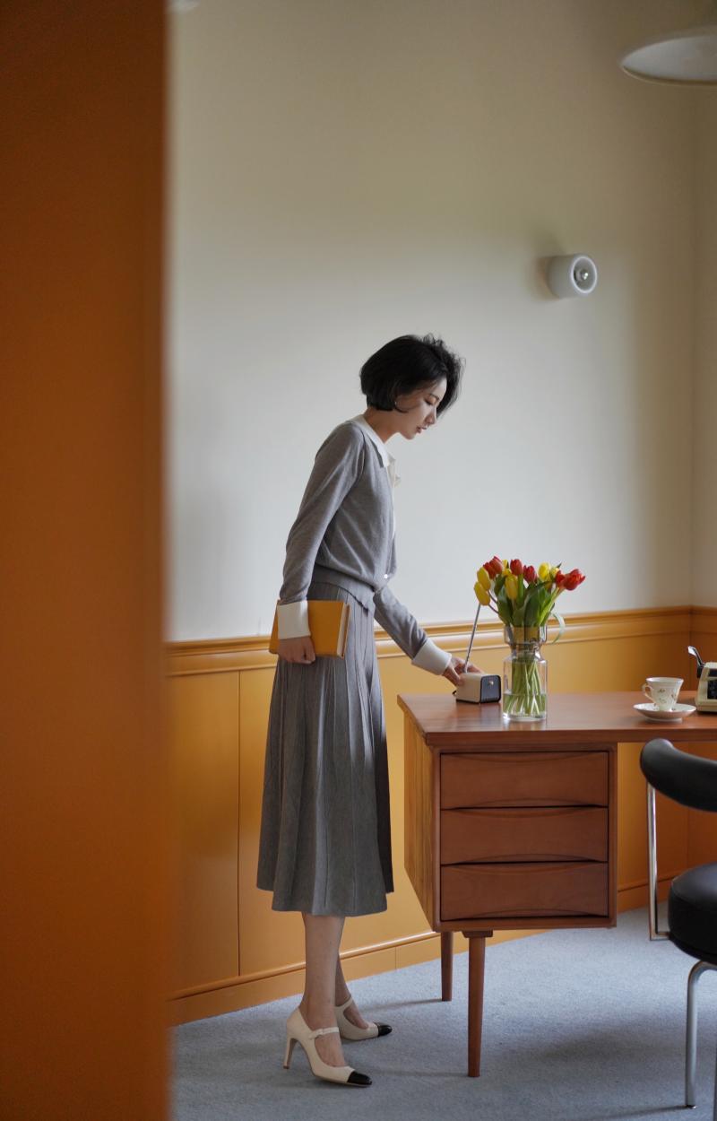 Gray knit half skirt