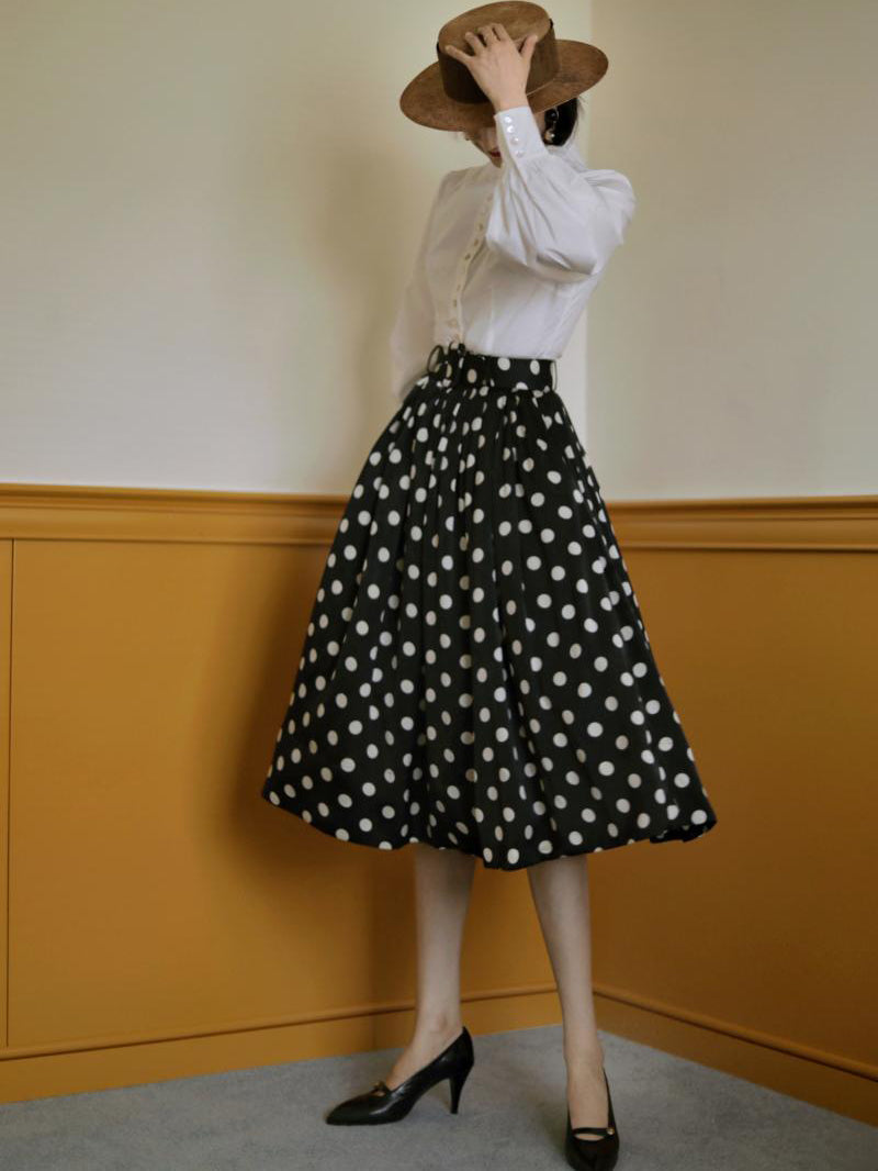 Black lady polka dot umbrella skirt