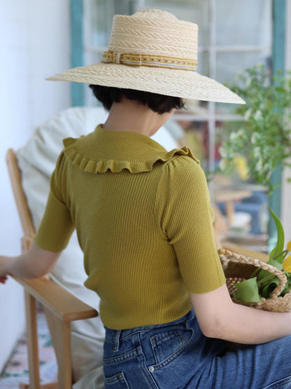 Willow-colored lady's retro knit top