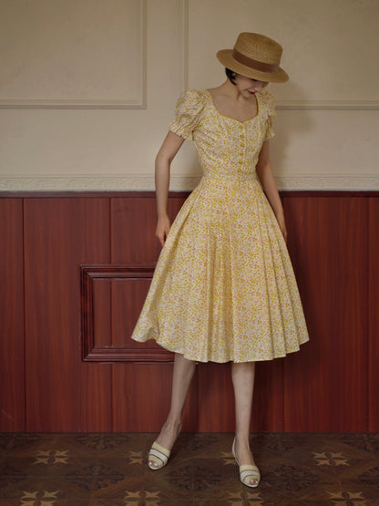 Yellow flower retro dress and embroidered apron