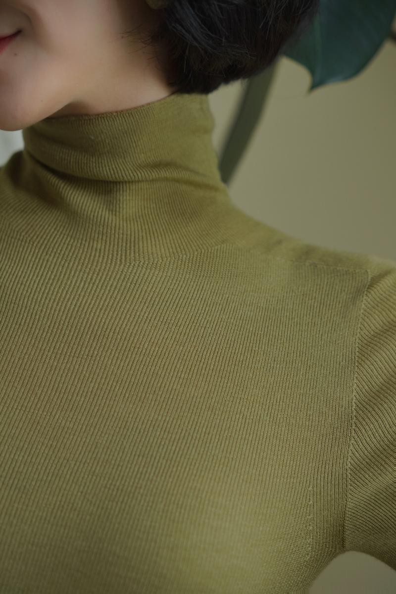 Turtleneck slim knit for ladies