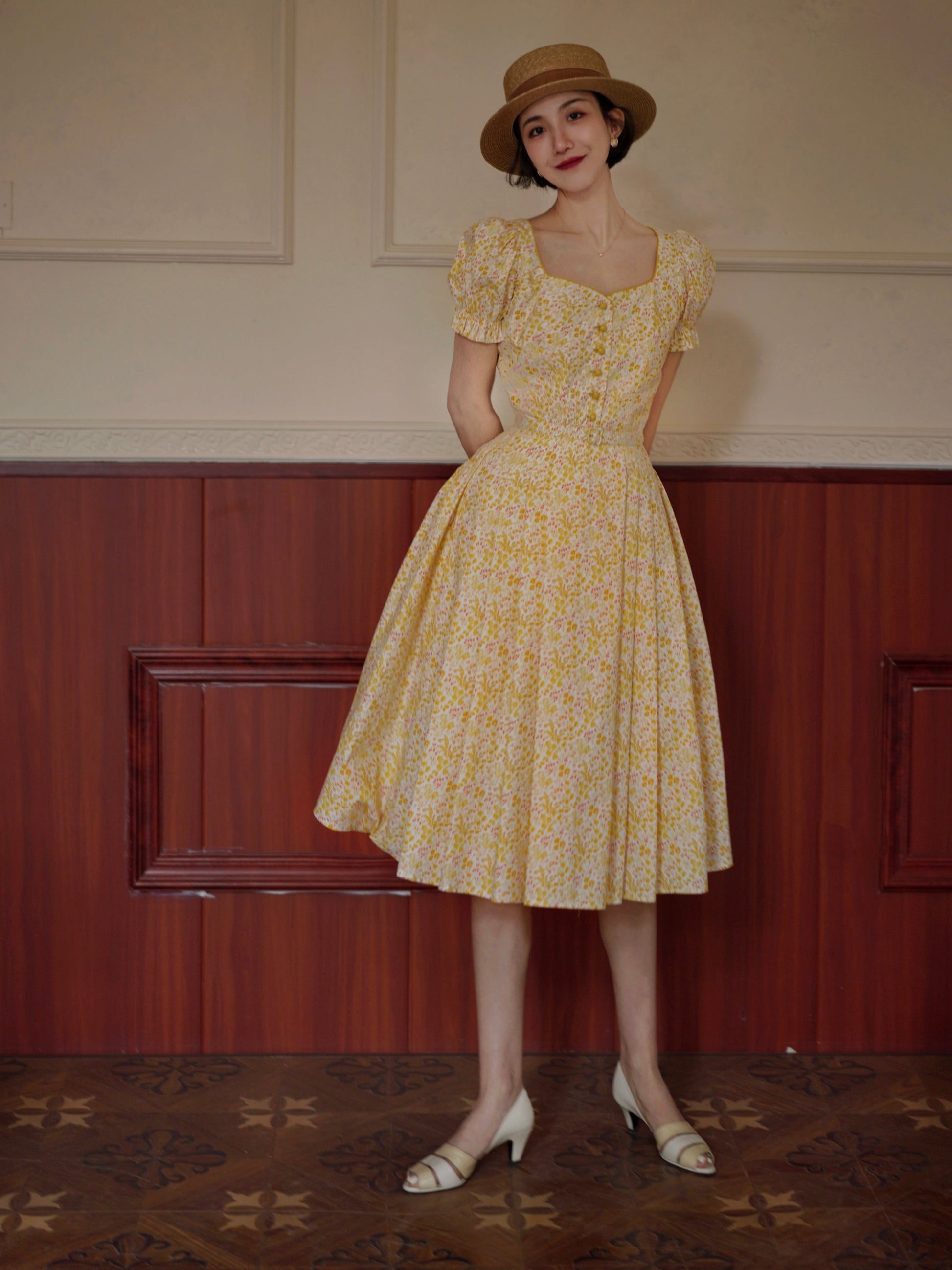 Yellow flower retro dress and embroidered apron