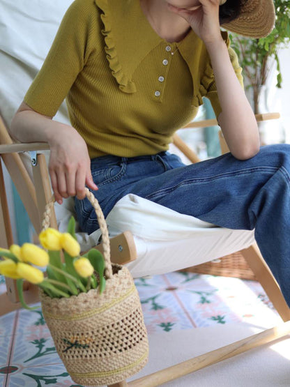 Willow-colored lady's retro knit top