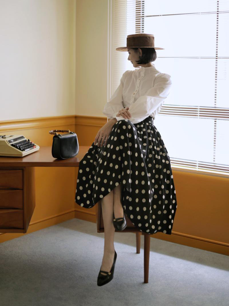 Black lady polka dot umbrella skirt