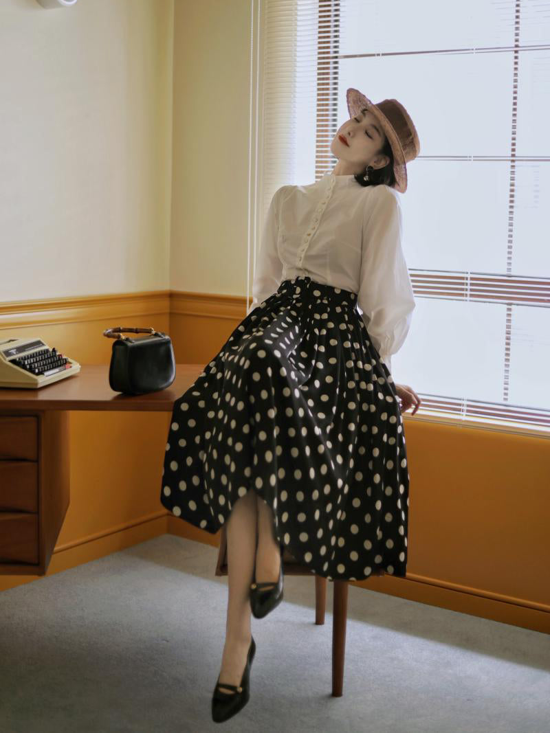 Black lady polka dot umbrella skirt