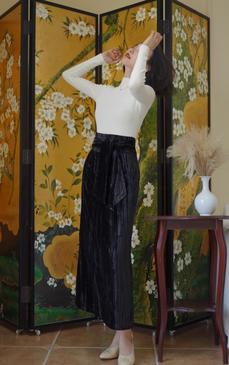 black lady velvet jumper skirt