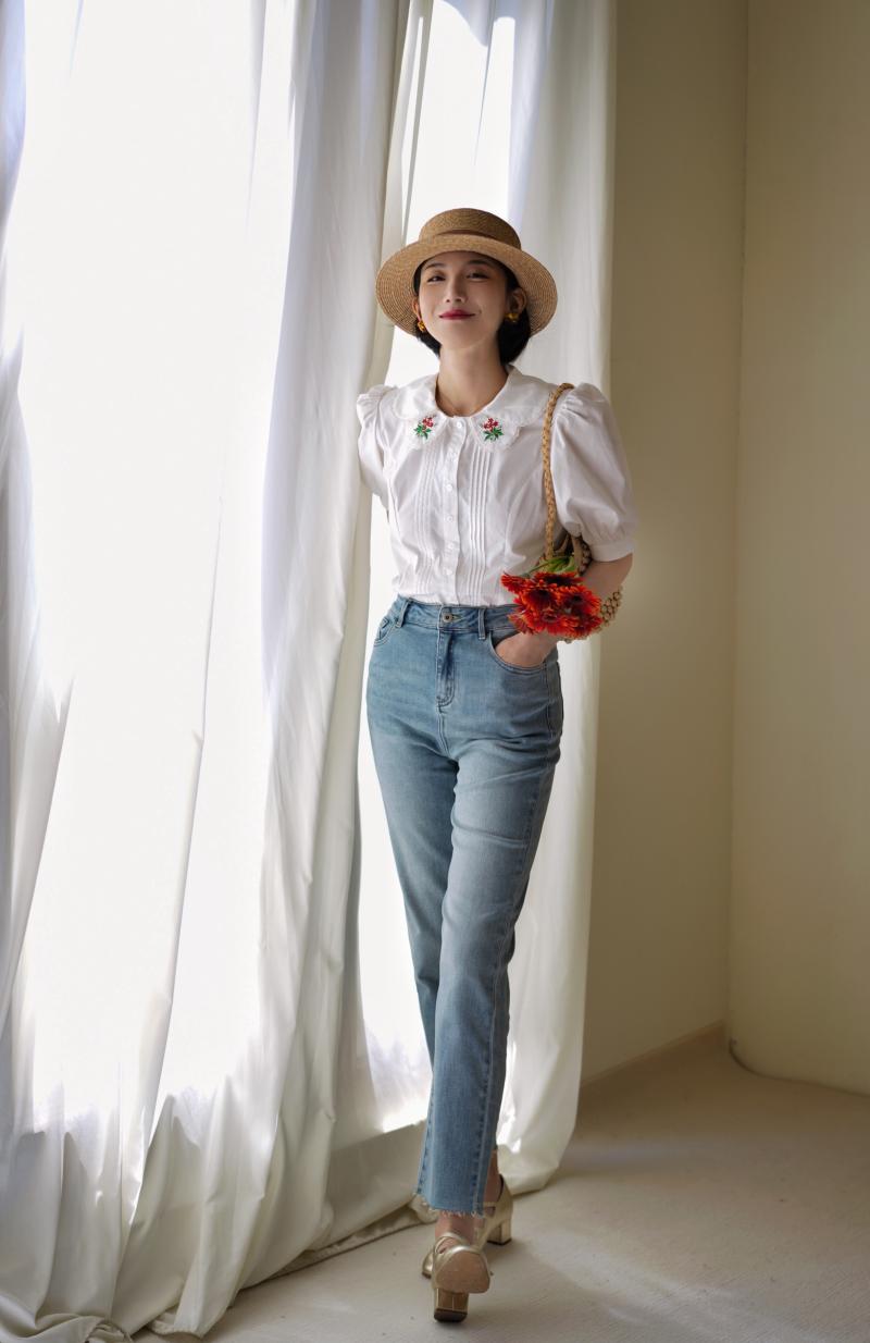 red bouquet medieval embroidery blouse