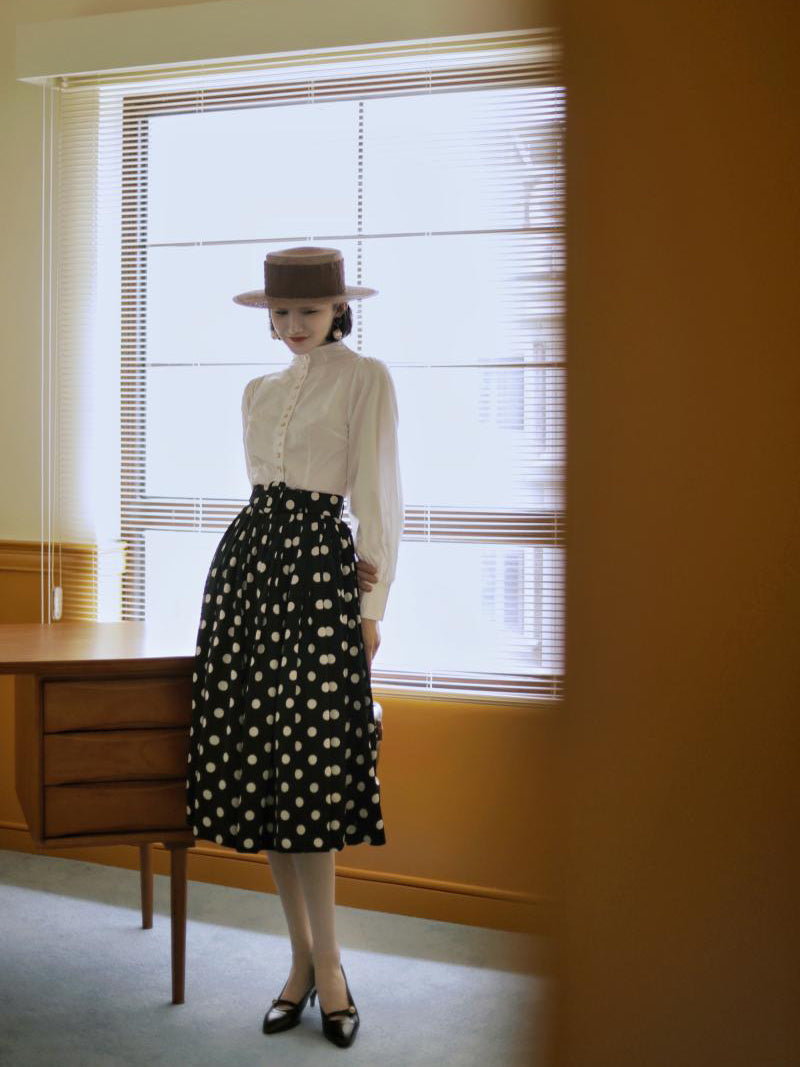 Black lady polka dot umbrella skirt