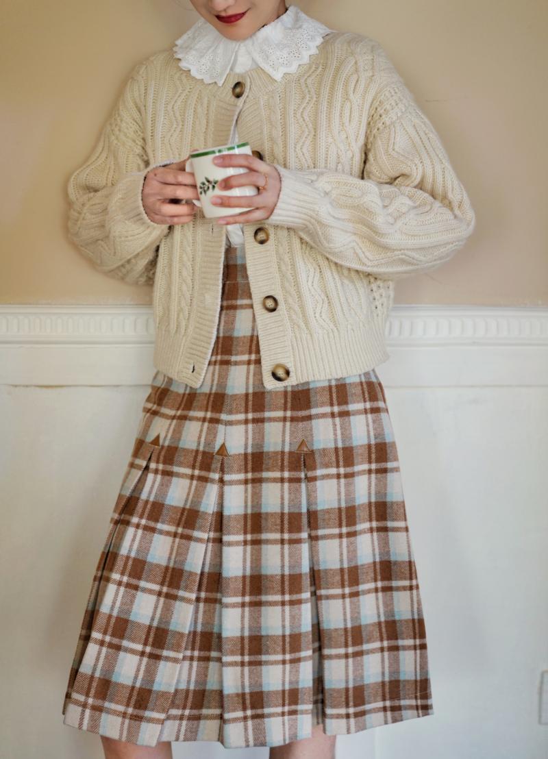 Light brown plaid classical pleated skirt