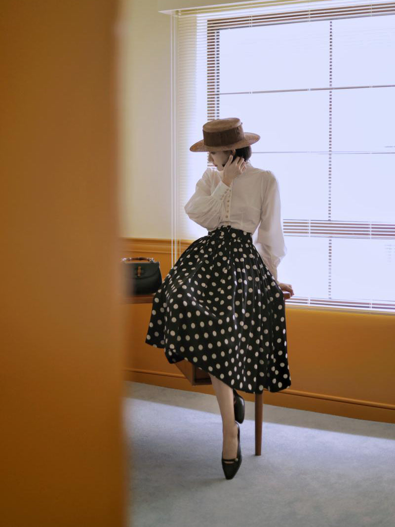 Black lady polka dot umbrella skirt