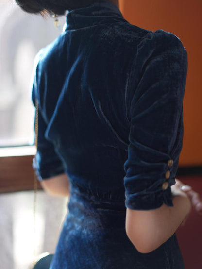 blue lady velvet dress