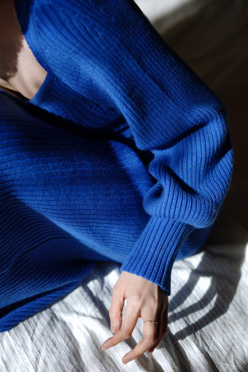 blue lady knit dress