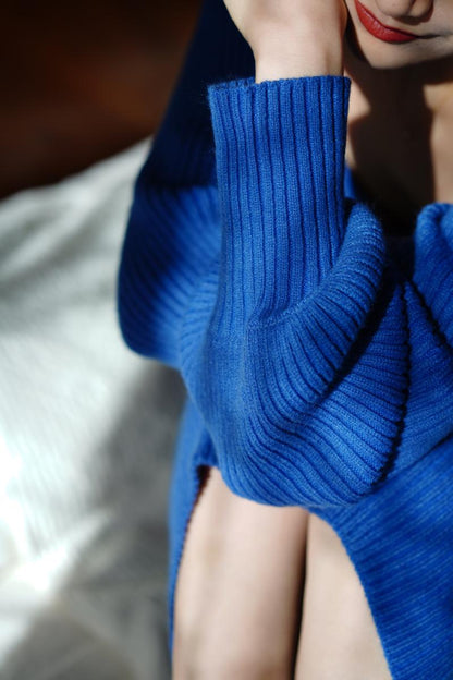 blue lady knit dress