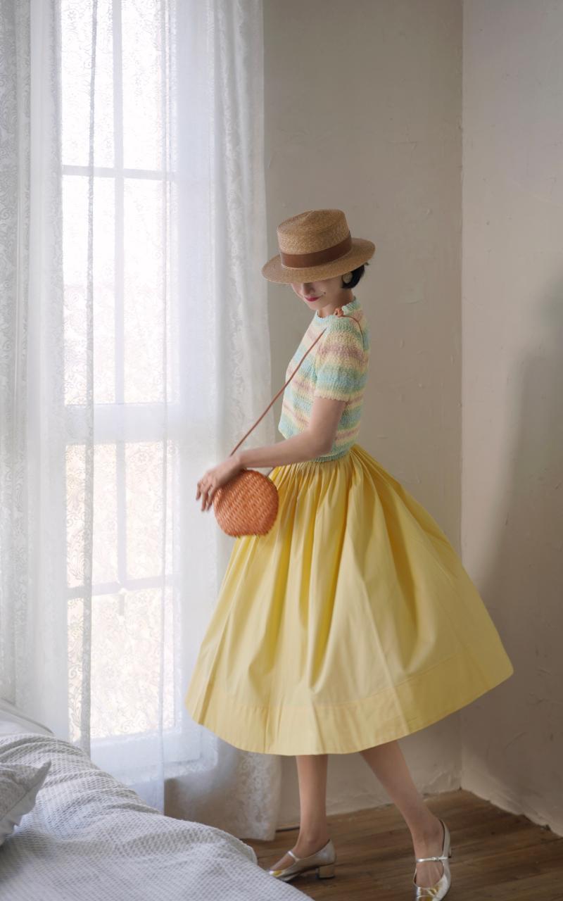 Pale yellow movie actress Hepburn skirt