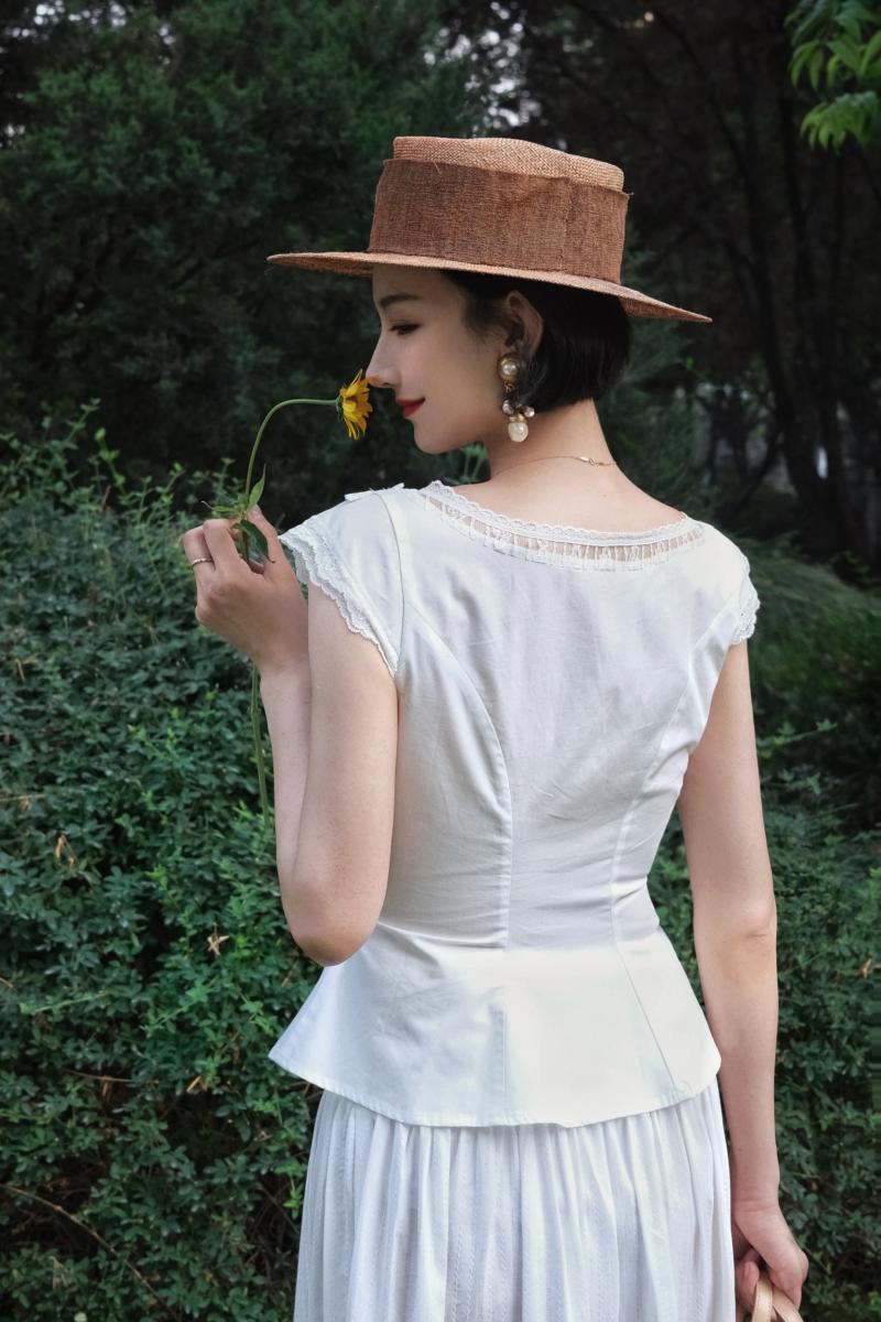 Pure white embroidered flare French blouse